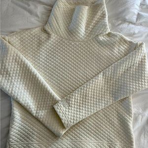 NEW BALANCE TOP MOCK NEXK CREAM SIZE SMALL